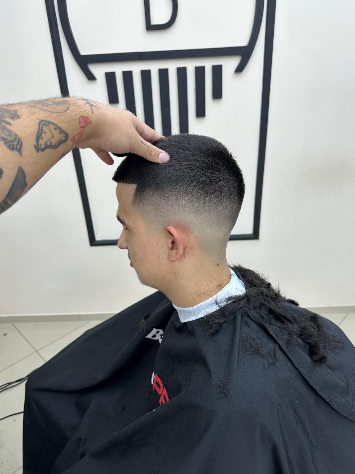 Tunsoare realizată de Aron — 2